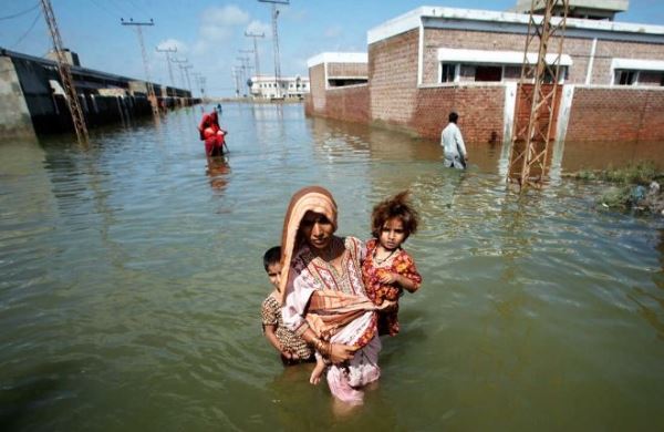 На севере Пакистана в результате наводнений и селей погибли 20 человек 