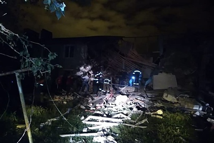 Взрыв газа обрушил стену двухэтажного дома в российском городе