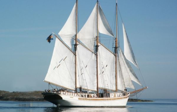 Экспедиция Северного флота обнаружила затонувшее судно, предположительно, 150-летней давности