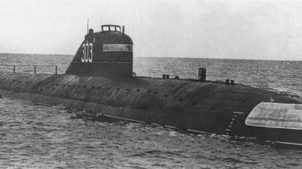 Плавучий док "Свияга" с атомной подлодкой "К-3" прибудет в Беломорск 31 августа