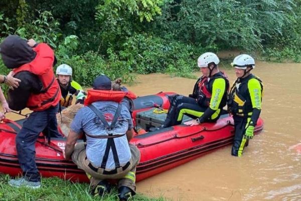 В американском штате Теннесси 10 человек стали жертвами наводнения
